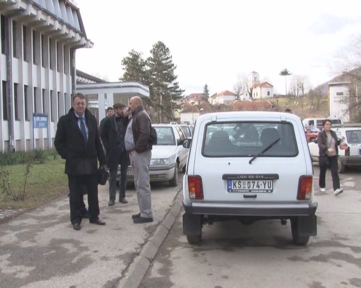 Predstavnici lokalne samouprave Opštine Brus donirali novo terensko vozilo Domu zdravlja