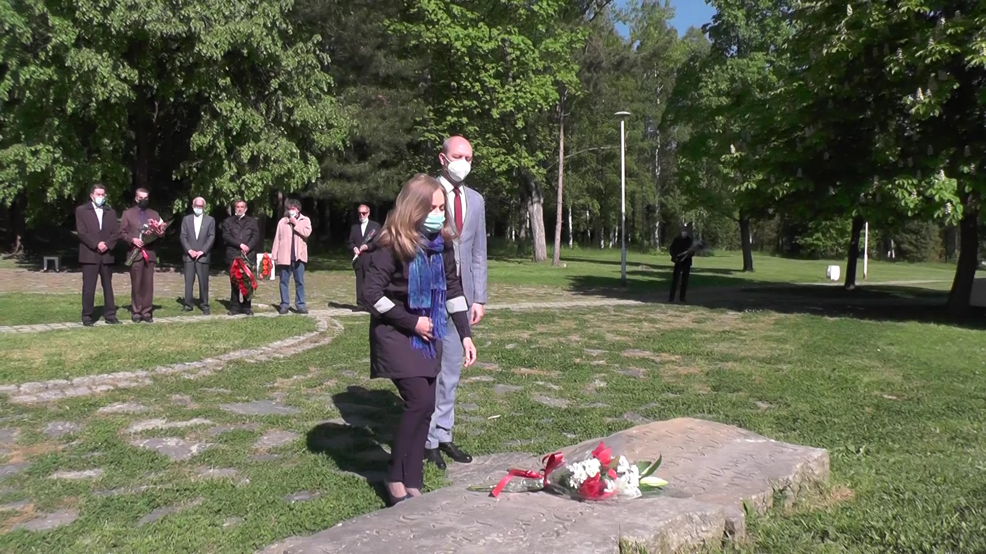 Povodom Dana pobede nad fašizmom u Drugom svetskom ratu položeno cveće na  Slobodištu i na Spomenik crvenoarmejcima na Rasini