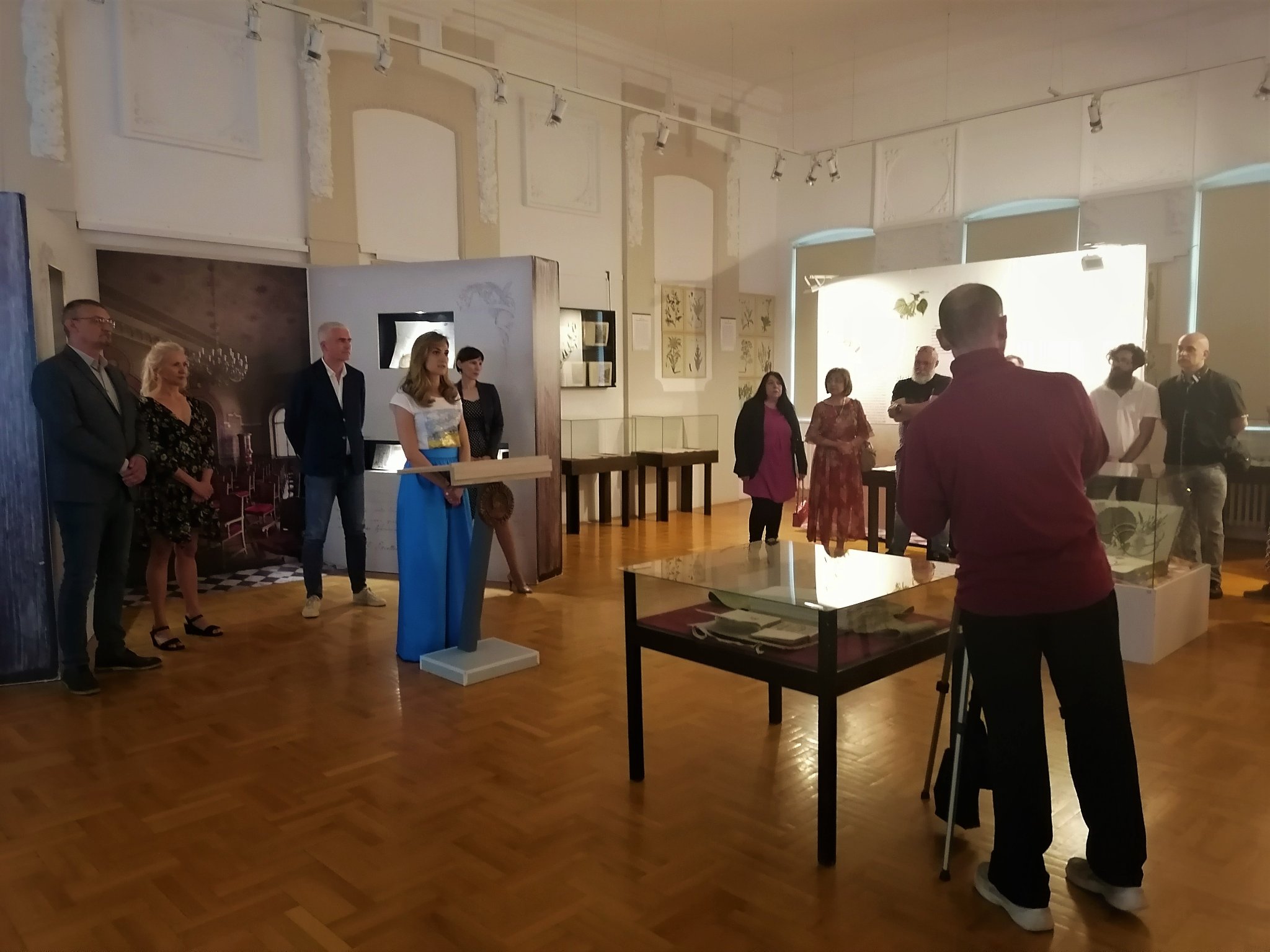 U kruševačkom Narodnom muzeju otvorena gostujuća izložba Muzeja Vojvodine „Karlovačka gimnazija kao čuvar kulturne baštine“