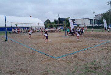 U okviru Sportskog leta u Kruševcu održan turnir u odbojci na pesku