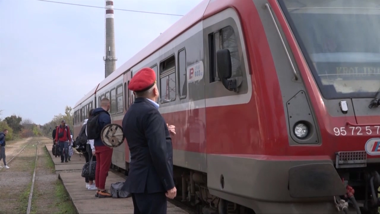 Zoran Bogdanović – jedini otpravnik vozova na železničkoj stanici u Trsteniku