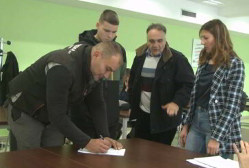 U Elelektromreži Srbije – Regionalnom centru održavanja u Kruševcu potpisani ugovori sa đacima Prve Tehničke škole