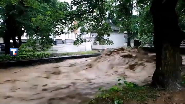 Nevreme u Vrnjačkoj Banji – bujice na ulicama, poplavljeni objekti