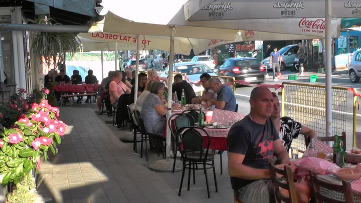 Pečenjijada u Stopanji okuplja sve veći broj posetilaca iz cele Srbije