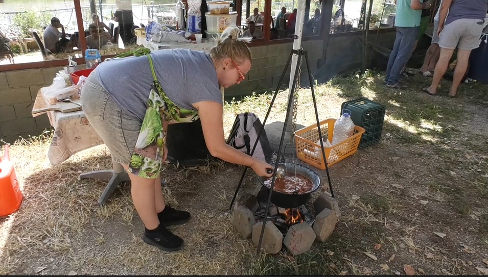 Održana prva gastronomsko turistička manifestacija „Kobiljačko grne” u okviru “Miholjskih susreta sela”